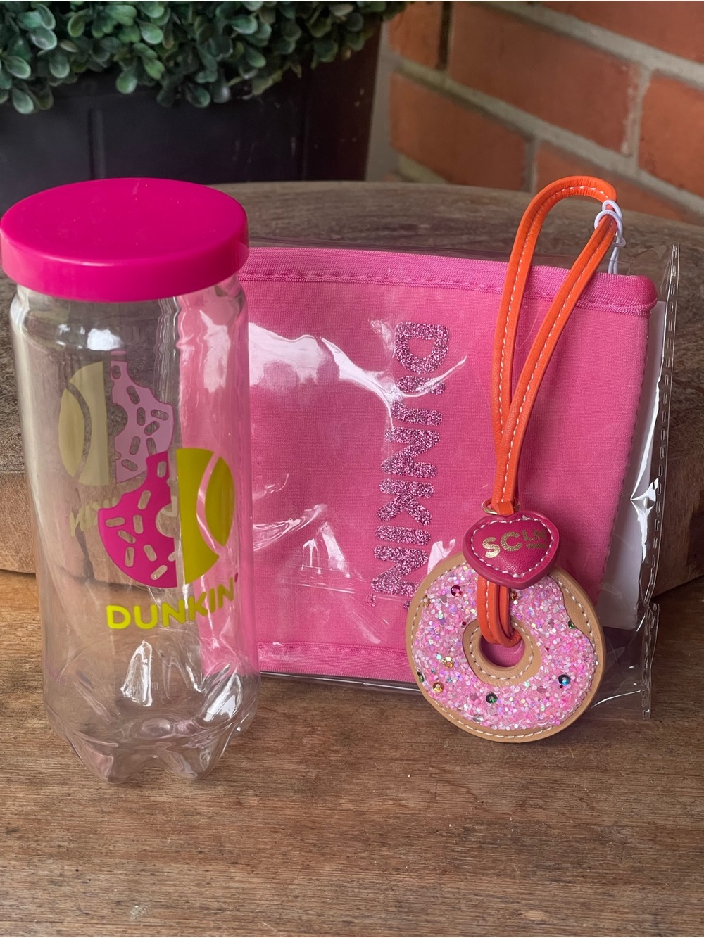 New DUNKIN 2026 Gift Set- STONEY CLOVER Keychain KYLIE CupSleeve Tennis Ball Can